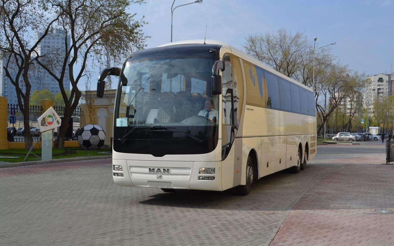 MAN R08 Lion's Coach